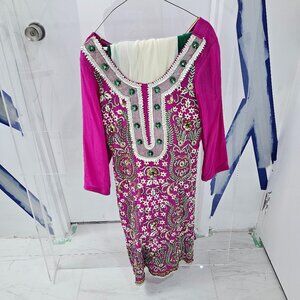 Salwar kameez suit
